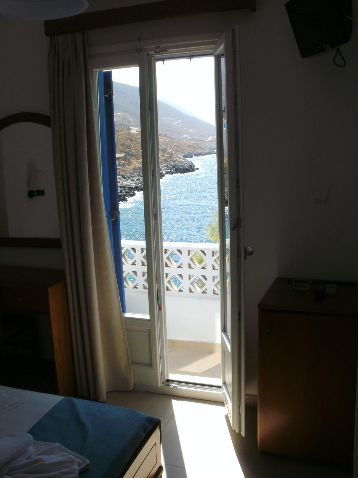 Mike Hotel Aegiali Bagian luar foto