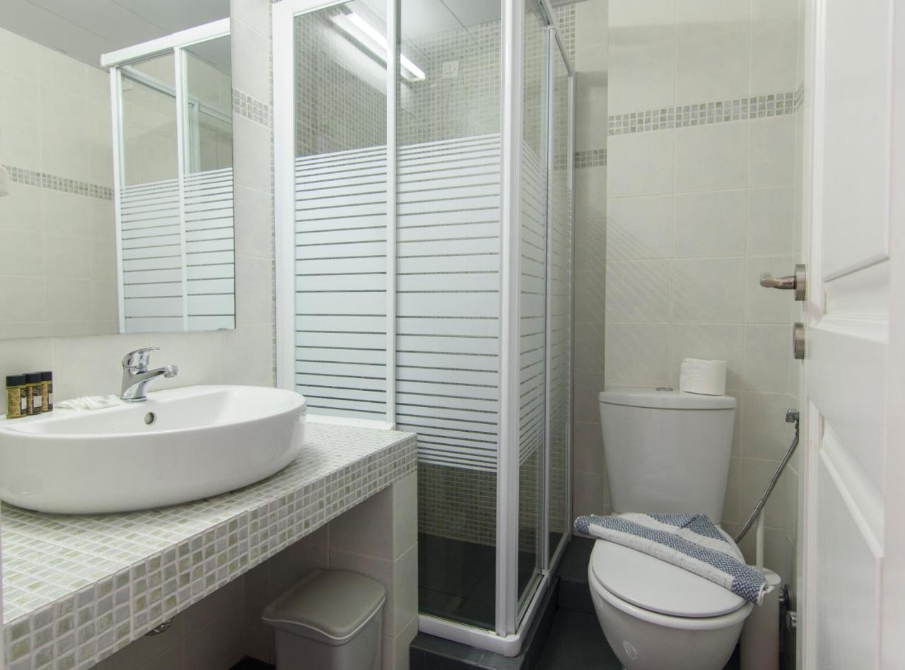 Mike Hotel Aegiali Bagian luar foto