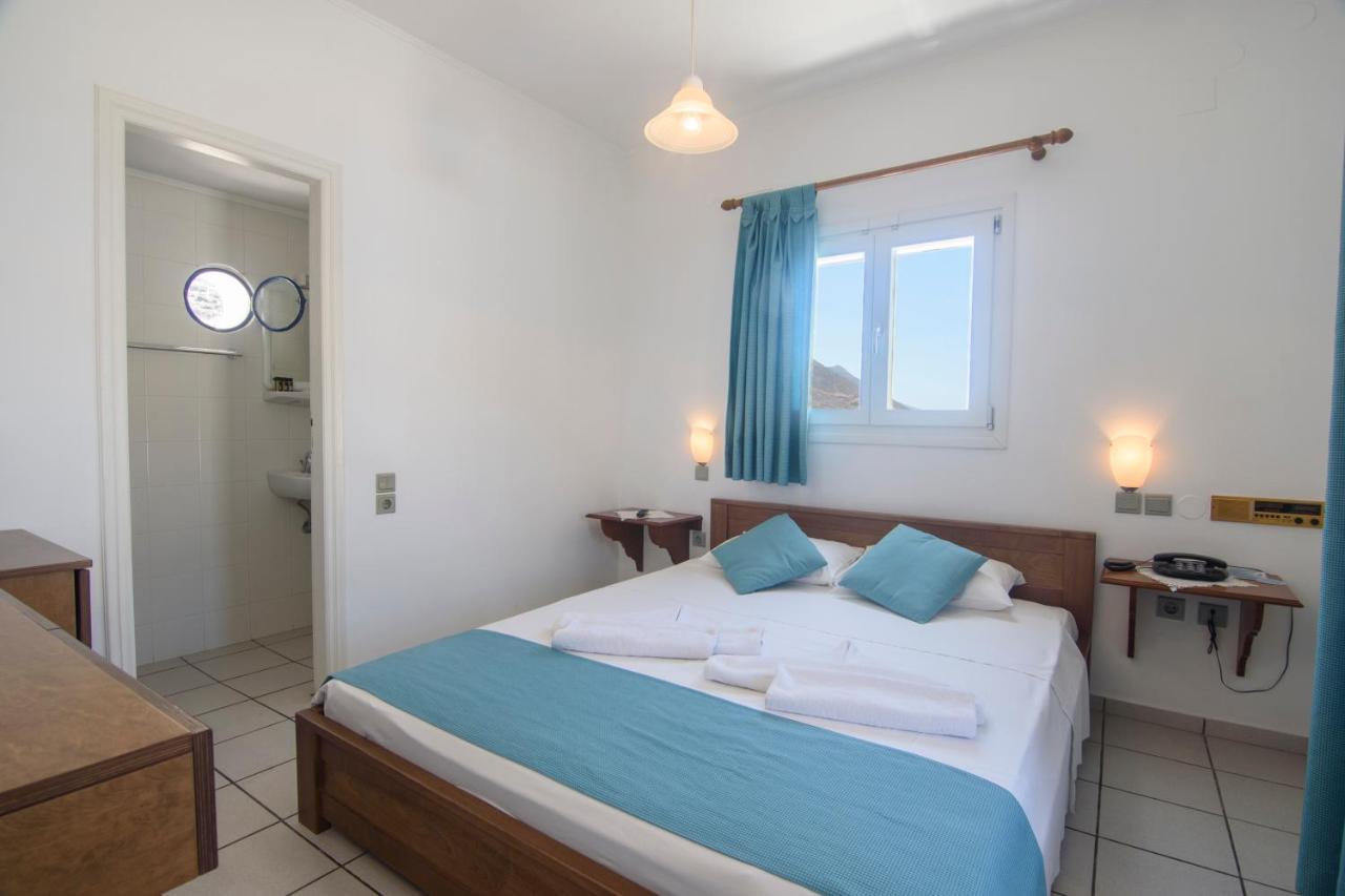Mike Hotel Aegiali Bagian luar foto